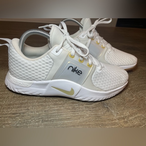 Nike Shoes - Nike Women's Low-Top Renew Size 8.5